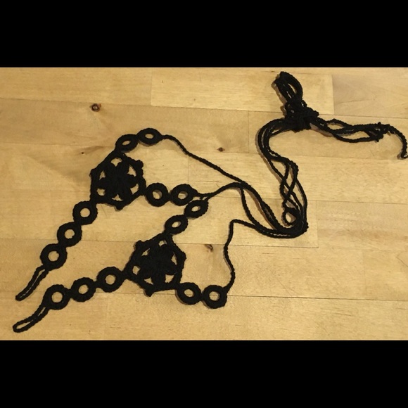 Black Footless Barefoot Sandals Crochet Flowers - Picture 2 of 3